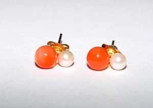 VINTAGE ANGEL SKIN CORAL PEARL 14K YELLOW GOLD STUD EARRINGS BEAD BALL - Picture 1 of 7