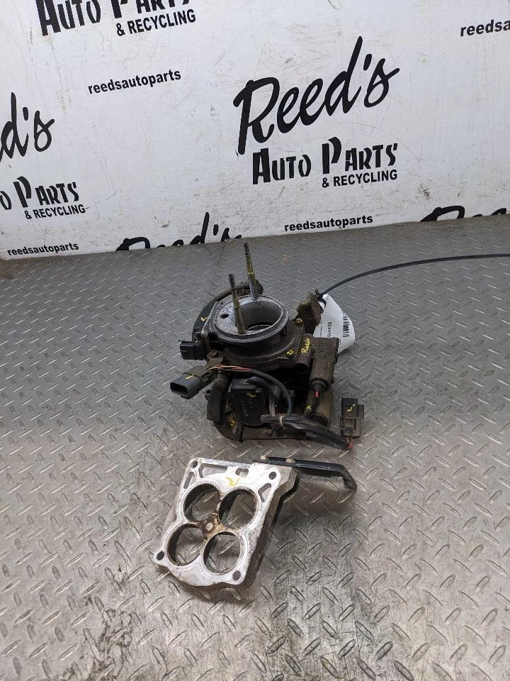 Corpo do acelerador 4 cilindros transmissão manual compatível com 93-94 Nissan Pickup 1177814 - Imagem 1 de 4