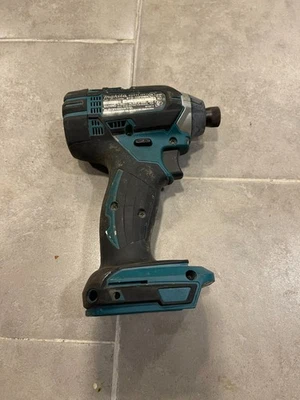 Makita XMT03 18V LXT Oscillating Multi-Tool  MAKITA XDT11 - Image 1 of 4