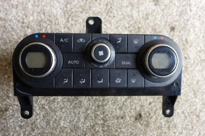 NISSAN QASHQAI J10 AIR CON HEATER CLIMATE CONTROL UNIT 27500 BR45B - Picture 1 of 5