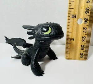 Come addestrare il tuo drago sdentato mini figura in PVC - Foto 1 di 2