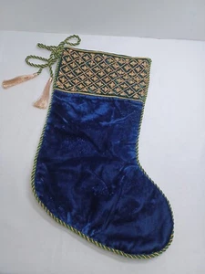 Eleganter blauer Samt Weihnachtsstrumpf mit goldenen Verzierungen & Borte - Bild 1 von 8