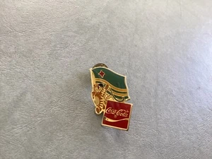Aruba 1988 Summer Olympic Games Coca-Cola Hodori Tiger Flag Pin-NEW - Picture 1 of 2