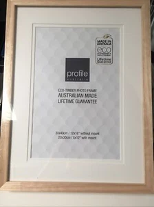 New Profile Deluxe Victorian Ash 30 x40cm Frame - 20x30cm Opening - Picture 1 of 5