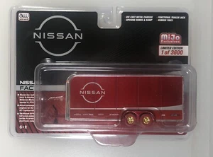 Auto World Nissan Enclosed Trailer Diecast 1:64 Chase - Bild 1 von 2
