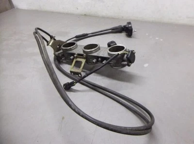 Cuerpos de acelerador para Triumph 955i Daytona 2005  Foto 1 de 4