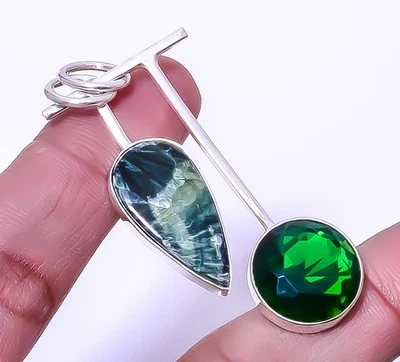 Colgante de plata de ley 925 con piedras preciosas de serafinita y esmeralda (simulada) de 2,15" A31 Foto 1 de 4