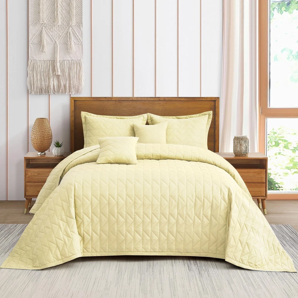 Colcha King Grande 128x120 Extra Ancha, Aspecto Moderno y Contemporáneo, Ligera... Foto 1 de 4