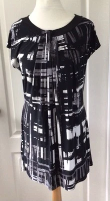 PRÉCIS Black & White Stretch Tunic Style Top - Size 10 - Worn Once - Immaculate - Image 1 of 2