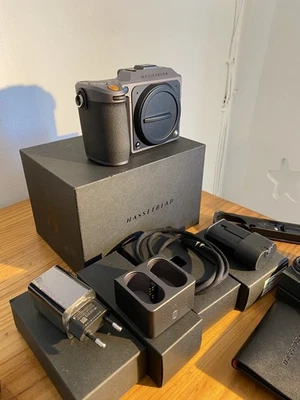 Hasselblad X1D II 50C + accessories Excellent Condition - Image 1 of 4