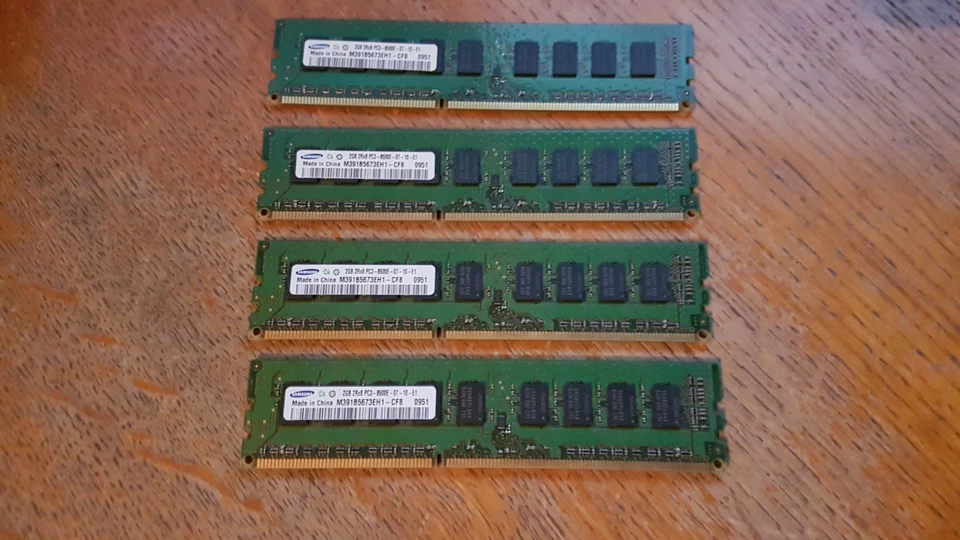 Samsung M378B5673FH0-CF8 2 GB, PC3-8500 (DDR3-1066), DDR3 SDRAM, 1066 MHz, DIMM - Image 1 of 1