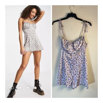 Mameluco con tiras floral Ditsy talla US 10 busto recogido satinado años 90 de ASOS DESIGN NUEVO Foto 1 de 4