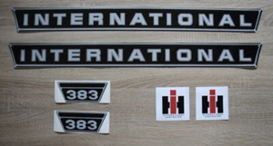 IHC / Mc Cormick Aufkleber 383 klein Silber Traktor Logo Emblem Sticker Label - Bild 1 von 1