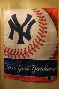 NEW YORK YANKEES BASEBALL - WALL BANNER FLAG - MLB NEW 37" x 28" Wincraft Nylon - Picture 1 of 4
