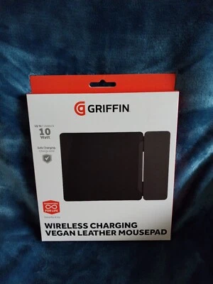 Alfombrilla de ratón de carga inalámbrica de cuero vegano Griffin Foto 1 de 4