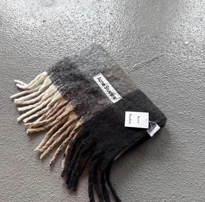 Bufanda a cuadros mohair verde y gris unisex ACNE STUDIOS Foto 1 de 3