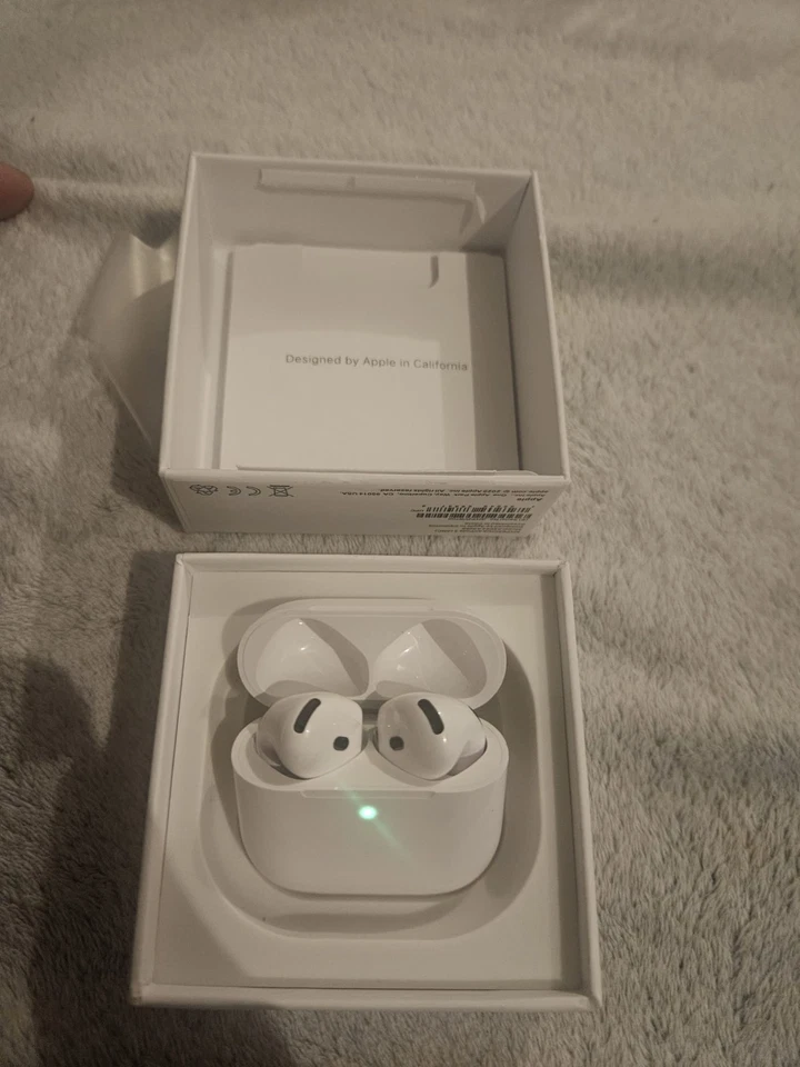 Ecouteurs APPLE AirPods 4 ANC - Photo 1/3