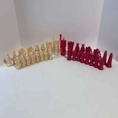 TAG Collector's Mandarin Chess Pieces 红色和象牙色 复古 20 世纪 60 年代 无板 — 第 1/4 张图片