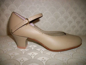 Scarpe personaggio Capezio marrone chiaro 550 Jr luce per piedi nuove in scatola - Foto 1 di 3