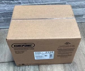 Genie 2128 DC Garage Door Opener Pro 7'/8' Chain or Belt Drive. No RAIL READ - Picture 1 of 2