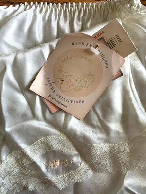 De colección 24" L Barbizon Marfil Medio Deslizamiento Encaje Dobladillo Bordado Para Mujer Grande NUEVO CON ETIQUETAS NUEVO Foto 1 de 4