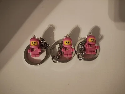 LEGO Pink Space Baby Llavero Foto 1 de 4