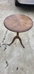 Federal Style Pie Crust Table - Picture 1 of 7