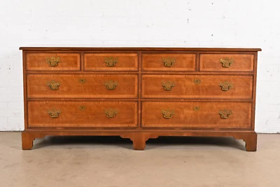 Henredon Georgian Banded Mahogany Eight-Drawer Double Dresser - Image 1 of 4