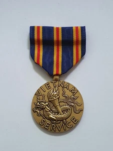 Vietnam Civilian Service Award Medal - USA Medaille Orden mit Band an Nadel - Bild 1 von 2