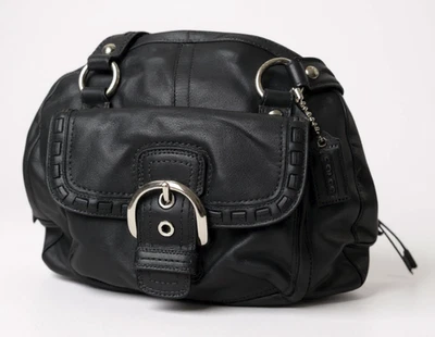 Bolso de hombro Coach Soho Courtney con hebilla de cuero abovedado con solapa plegable Foto 1 de 4