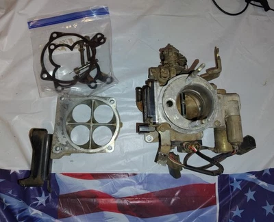 Corpo do acelerador da picape Nissan 1990-95 - Imagem 1 de 4