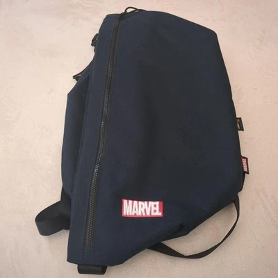 Bolsas con logotipo de mochila de nailon azul marino Marvel Foto 1 de 4