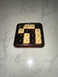 VTG c1950 15-PUZZLE RUDOLF STEINER CO TARTAN PLAID CASE SLIDING TILE GAME--RARE - Picture 1 of 4