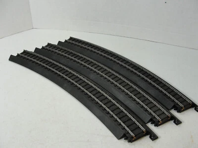 Life Like Power-Loc HO Scale 12" Curved Train Tracks - 3 Pieces #RM583348 - Image 1 of 4