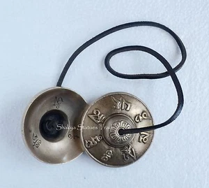 2.5 "platillos Tingsha budistas del Tíbet tallados a mano de Patan, Nepal - Imagen 1 de 6