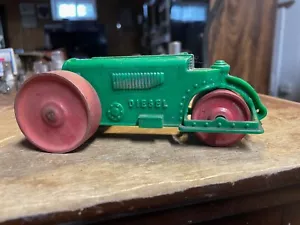 Vintage HUBLEY Green Plastic Diesel Roller Tractor w/Wooden Wheels 6" USA Toy - Picture 1 of 5