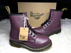 botas dr martens moradas