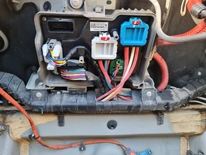 CAJA CONTROL FUSIBLES DELANTEROS TESLA 5YJY MODELO Y LARGA GAMA 2022 1583991-03-C - Imagen 1 de 17