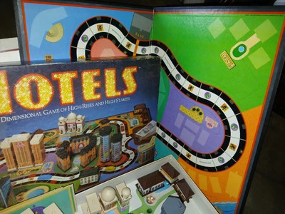 Juego de mesa Hotels de Milton Bradly 1987 bueno usado. Foto 1 de 4
