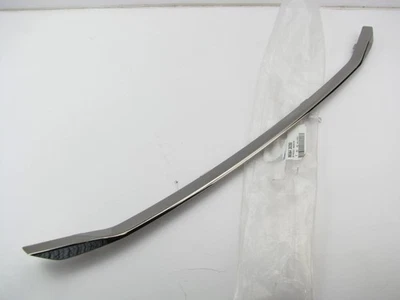 NEW OEM 865643X200 Front Bumper Chrome Trim Strip Lower For 11-13 Elantra SEDAN - Imagem 1 de 3