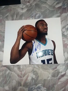 Kemba Walker Charlotte Hornets signed autographed 8x10 - Picture 1 of 3