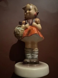 Goebel Hummel "School Girl” Rare BUM 812/0 - Picture 1 of 7