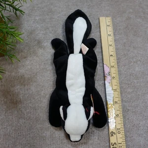 RARE Stinky Beanie Baby / Skunk / Born in 1995 / Ty Tag errors. Near Mint Condit - Picture 1 of 8
