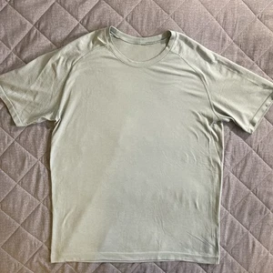 Lululemon Athletic Shirt Mens Large Green Metal Vent Tech Gym Active Training - Picture 1 of 11
