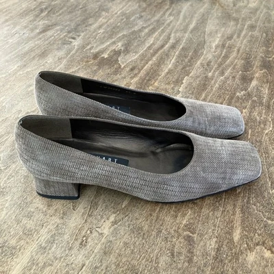 Zapatos de salón Stuart Weitzman de colección talla 6,5 beige gris punta cuadrada tacón grueso Foto 1 de 4