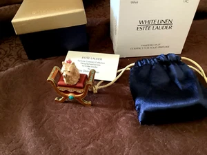 Estee Lauder 'Pampered Pup' Solid Parfum Compact White Linen Jay Strongwater - Bild 1 von 7