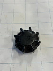 Jonsereds 621 Chainsaw Fuel Cap - Picture 1 of 2