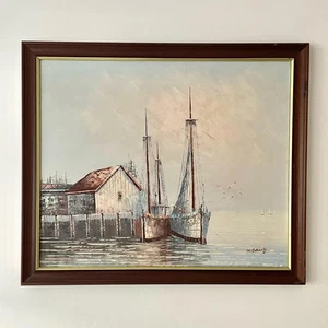 Pintura al óleo original vintage de paisaje marino de barcos de pesca amarrados/atrapados firmada - Imagen 1 de 7