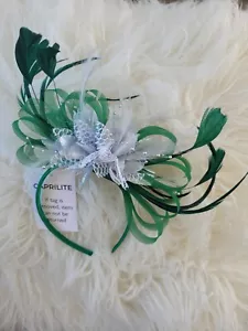 Caprilite grün weiß Fascinator Stirnband federig Brautmutter Rennen Hochzeit - Bild 1 von 10