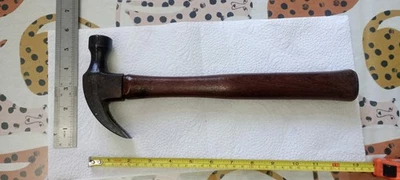 Vintage Claw Hammer in very good order. Total weight is 800, 24OZ head - Image 1 of 4